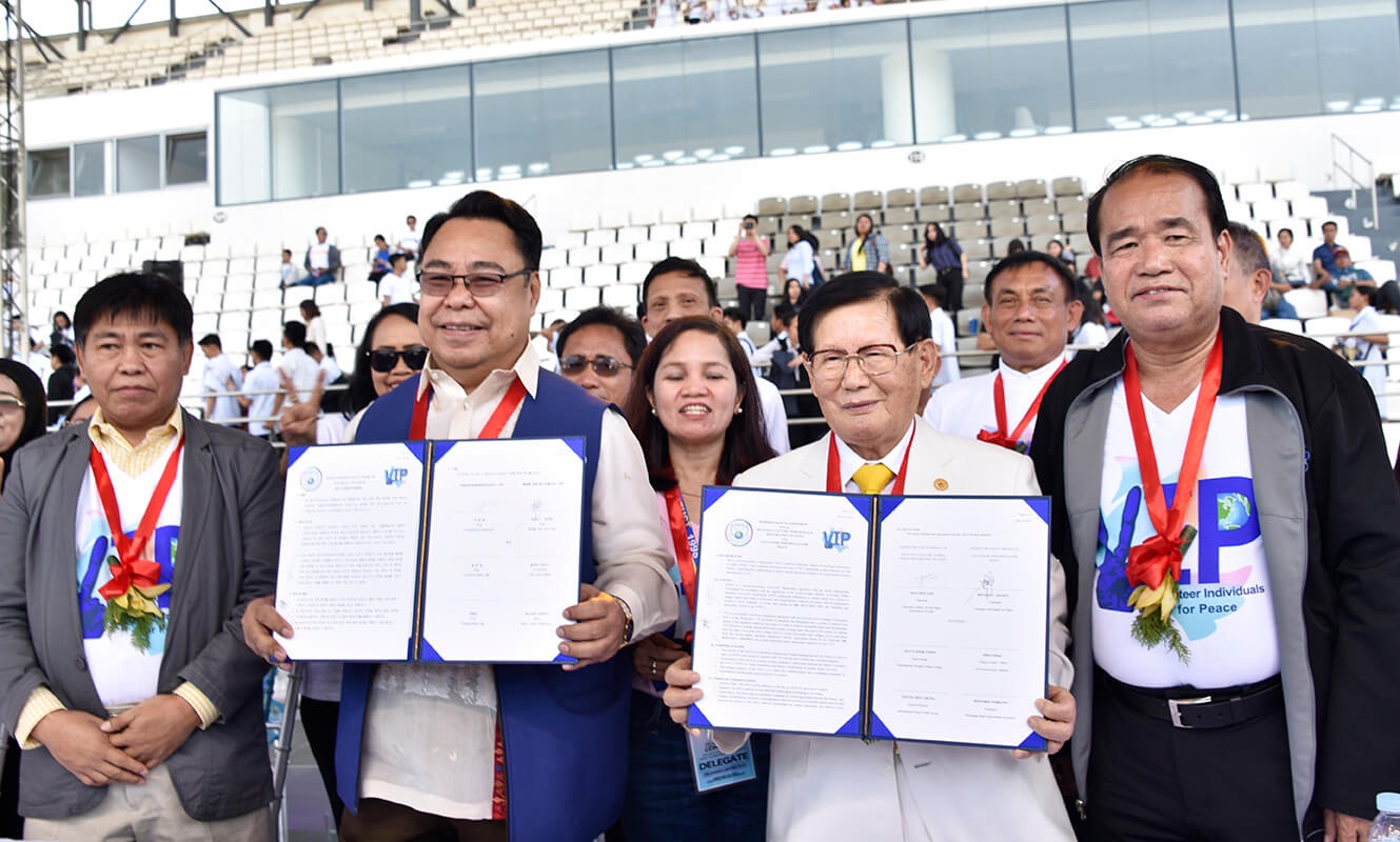 HWPL and VIP signing a Memorandum of Agreement (2019)1673884910.jpg